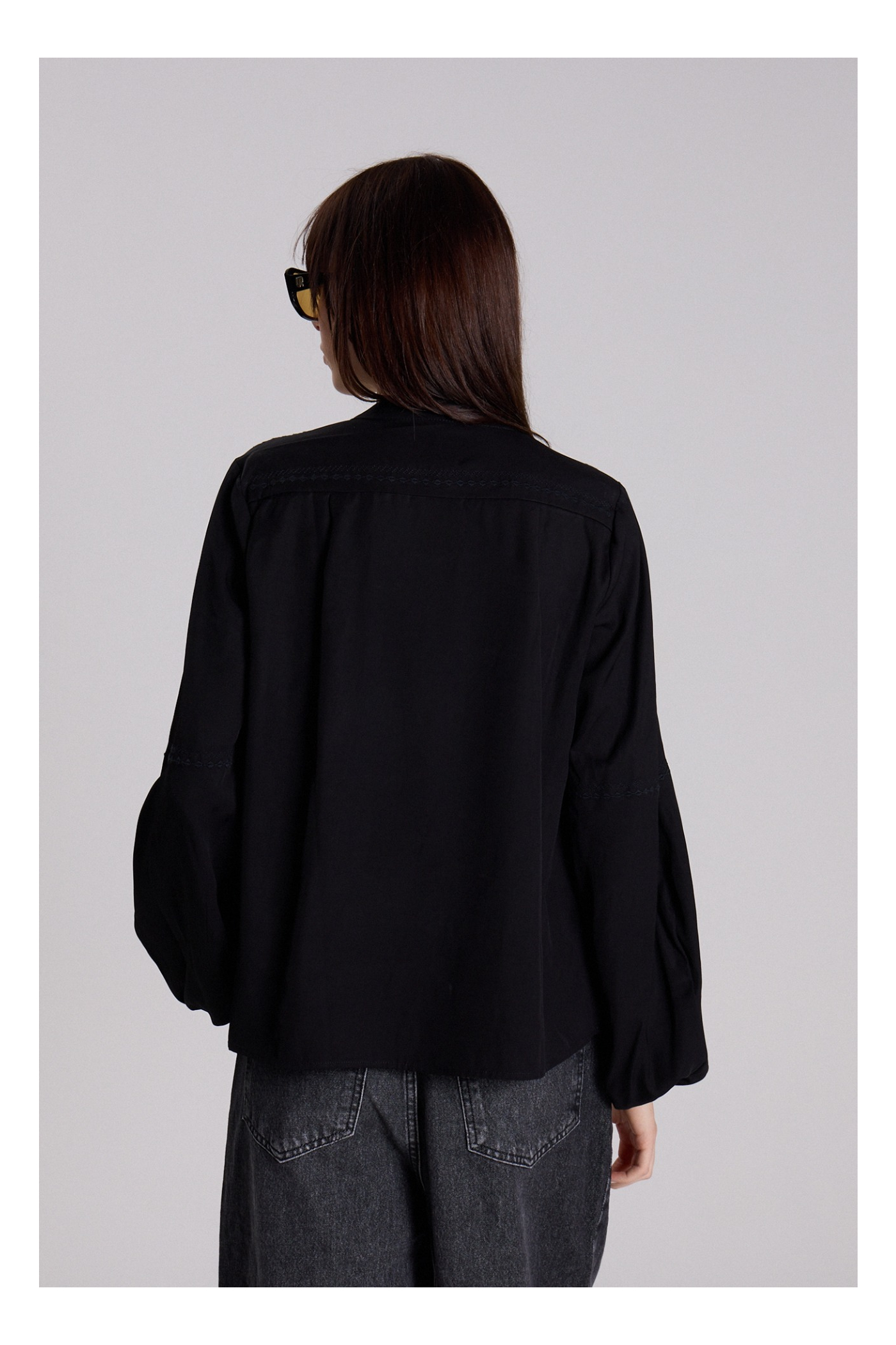 BLUSA GYANEA NEGRO