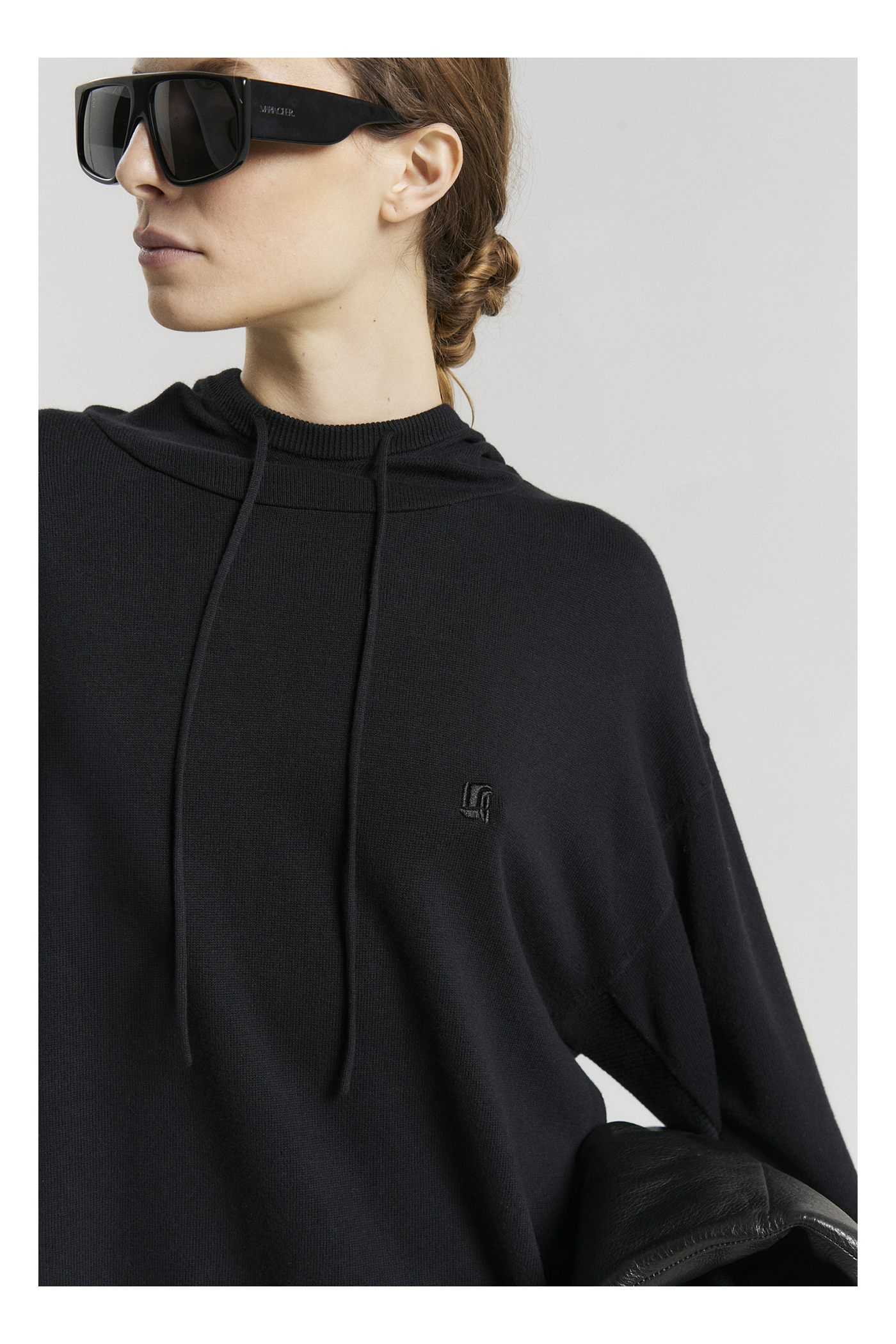 SWEATER ANCHO TINTO NEGRO